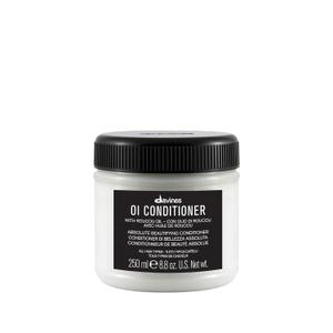 Davines OI Conditioner, Smoothing Conditioner For Normal Hair And All Hair Types, Softens And Restores Chemically Treated Hair (8.8 Fl Oz (Pack of 1))