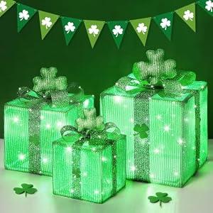 Lewondr St Patricks Day Decorations Lighted Gift Boxes with 3D Shamrocks, Green Decor Light Up Present Boxes for St Patrick's Day, USB Powered + Remote Control Lucky Clover for Indoor Home Holiday