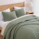 WRENSONGE Sage Green California/Oversized King Size Quilt Bedding Set with 2 Pillow Shams -3 Pieces Lightweight Soft Bedspreads Coverlet for All Season