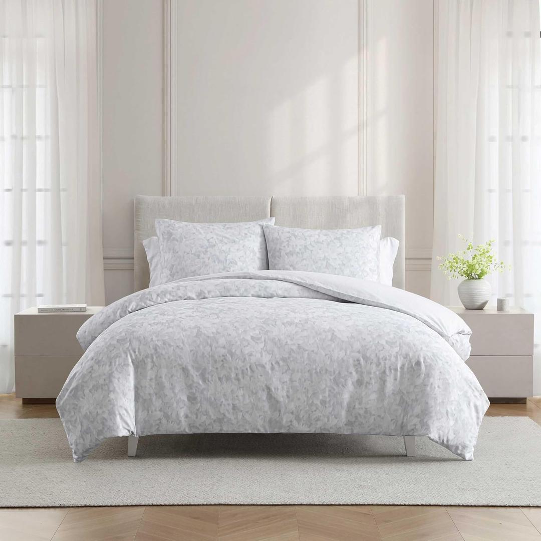 Vera Wang - Queen Comforter Set, Reversible Floral Bedding with a Naturally Soft Feel, 3 Piece Bed Set with Matching Pillowcases (Nebulous Flower/Etched Stripe Grey)