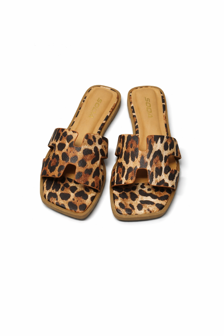 Soda Knit S Leopard Print Slide Sandals – Women’s Size 8.5