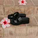 REEF Women's, Cushion Vista Higher Slide (7, Black Patent)