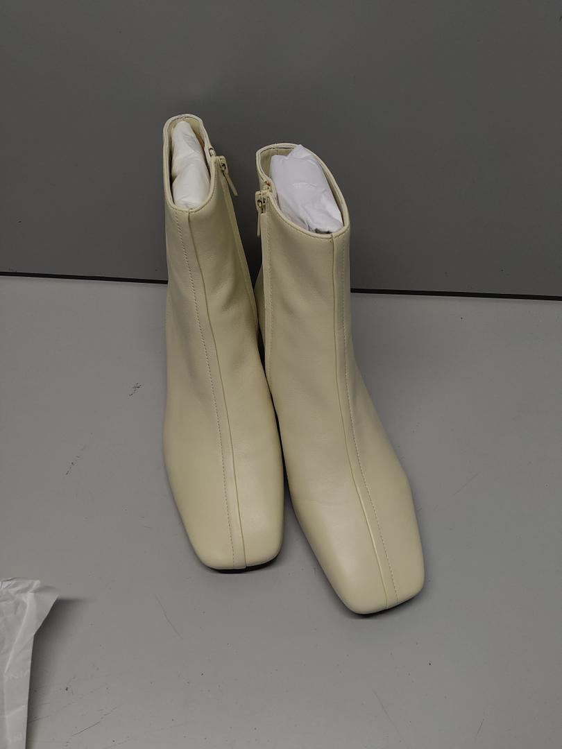 Vince womens Rockville Ankle Bootie Size 9.5 M