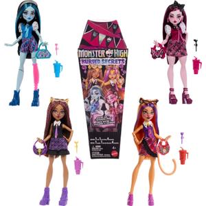 Monster High Buried Secrets Dolls and Accessories, Cozy Creepover Theme with Mystery Doll and 5 Unboxing Surprises (Characters May Vary)
