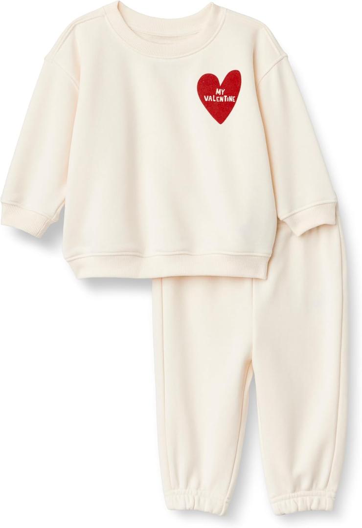Amazon Essentials x Sofia Grainge Unisex Toddlers and Babies' Sweatshirt & Sweatpant Set (18 Months, Hearts/Valentine)