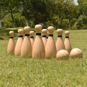 NI-ROU Outdoor Giant Lawn Bowling Games Rubber Wooden Lawn Set Fun Sports Games Outside or Indoor for Family Adults and Kids Backyard Skittles Carrying Bag with 8 Pins and 2 Balls (Large Type)