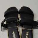 Woman's Shoes 7.5