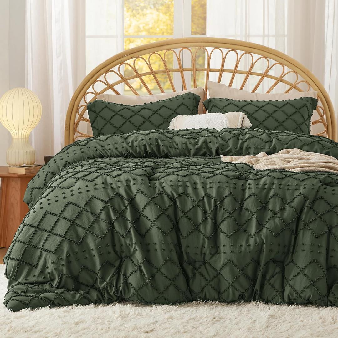 Bedsure King Comforter Set - Olive Green Comforter, Boho Tufted Distressed Vintage Bedding for Kids, 3 Pieces Farmhouse-Style Bed Set for All Seasons, Fluffy Soft Bedding with 2 Pillow Shams