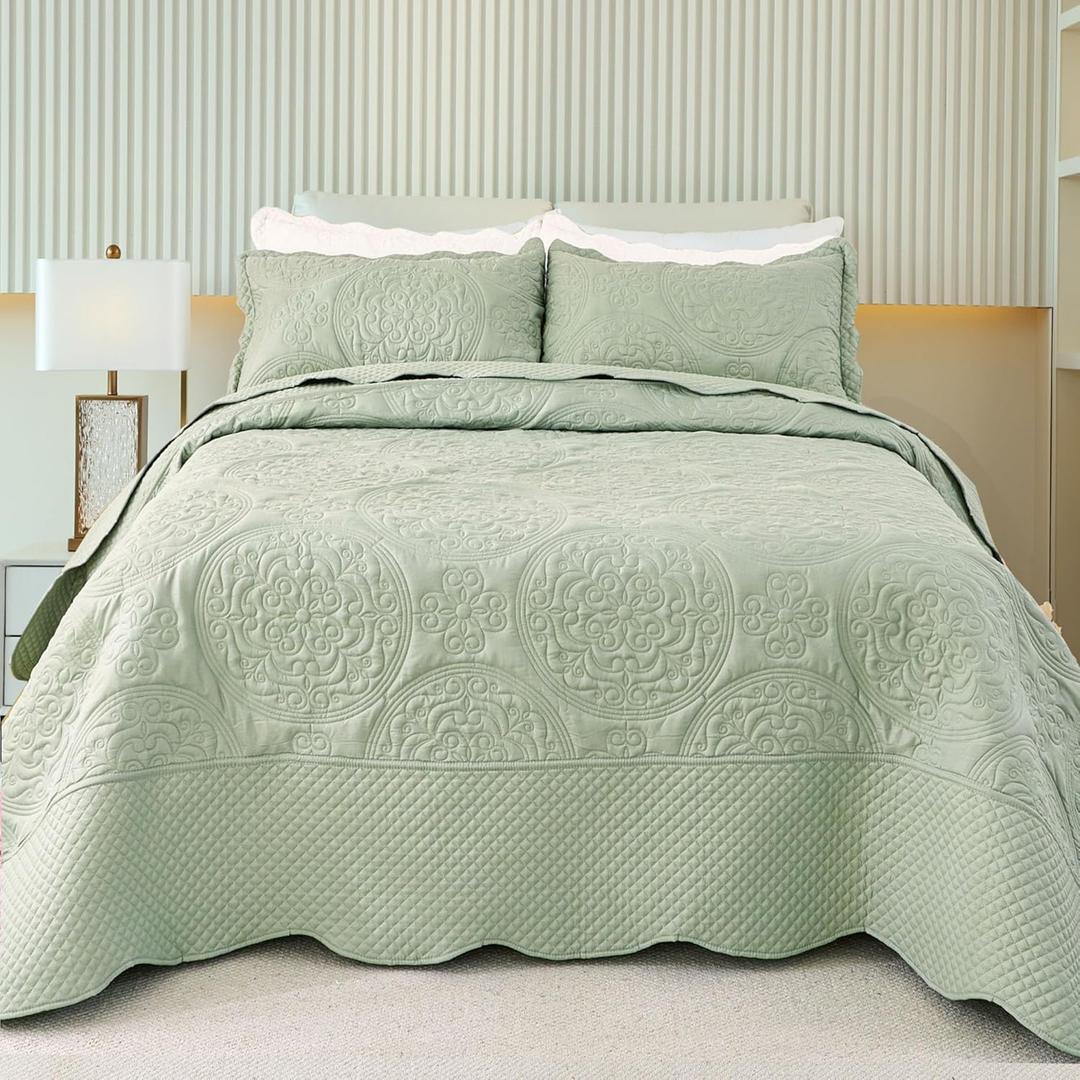 Cmfshape Oversized King Quilt Set Bedspread 128x120-Sage Green California King Quilts 3 PCS-Lightweight Quilted Bedding Extra Large-Bohemian Coverlet for All Season