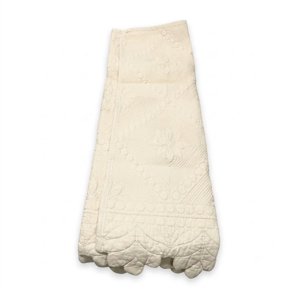 Quilted Scalloped Hand Towel