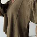 BTFBM Womens Fall Fashion 2025 Long Sleeve Shirts Casual V Neck Ribbed Knit Blouses Pullover Trendy Loose Fit Tunic Tops (Green, XL)