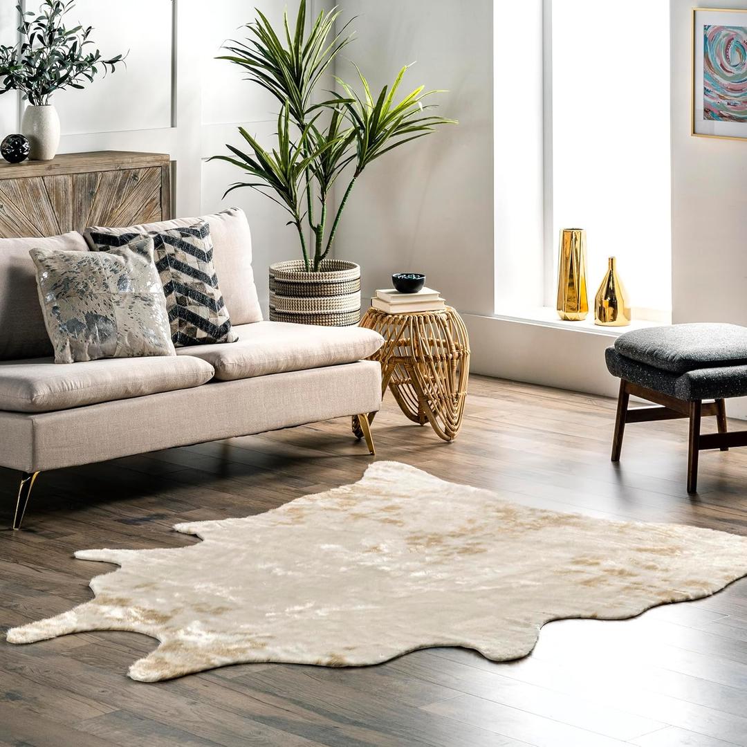 nuLOOM Marcia Machine Washable Faux Cowhide Area Rug, Shaped 5'9" x 7'7", Off-White