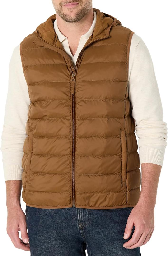 Amazon Essentials Men's Regular-Fit Lightweight Water-Resistant Hooded Puffer Vest (Brown, S)