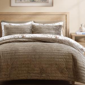 WRENSONGE Velvet King Size Quilt Set-3 Pieces Taupe Oatmeal Luxurious Velvet Striped Channel Comforter with 2 Shams, Soft Bedspread Coverlet Quilted Bedding Set for All Season