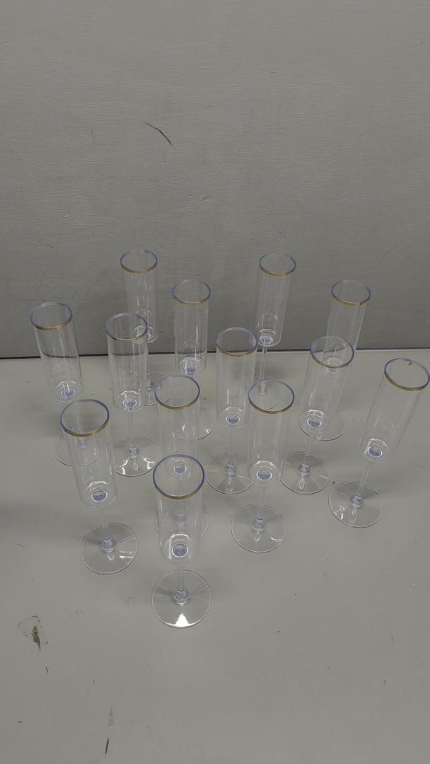 TemBe 12 Disposable Plastic Champagne Flutes, 5Oz Toasting glasses for decoration, Wedding, Birthdays, bridal shower party, Premium Quality and Reusable(Gold)