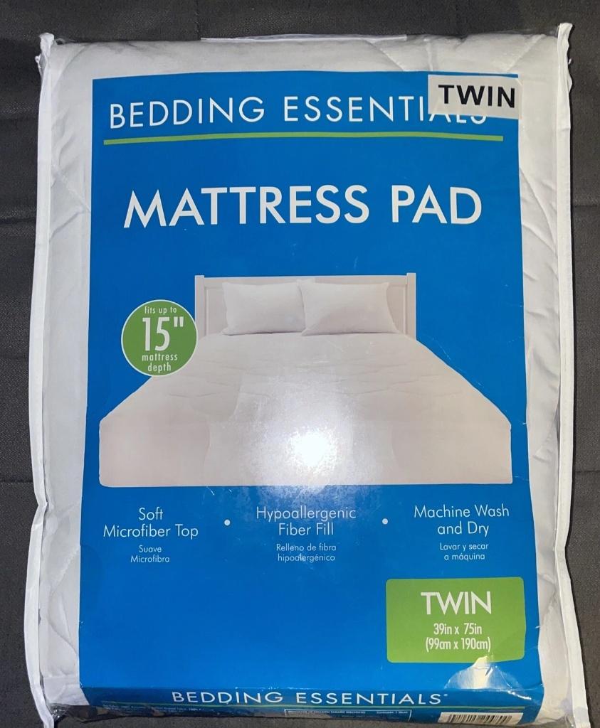 Bedding Essentials Microfiber Twin Mattress Pad in White 39" W x 75" L 