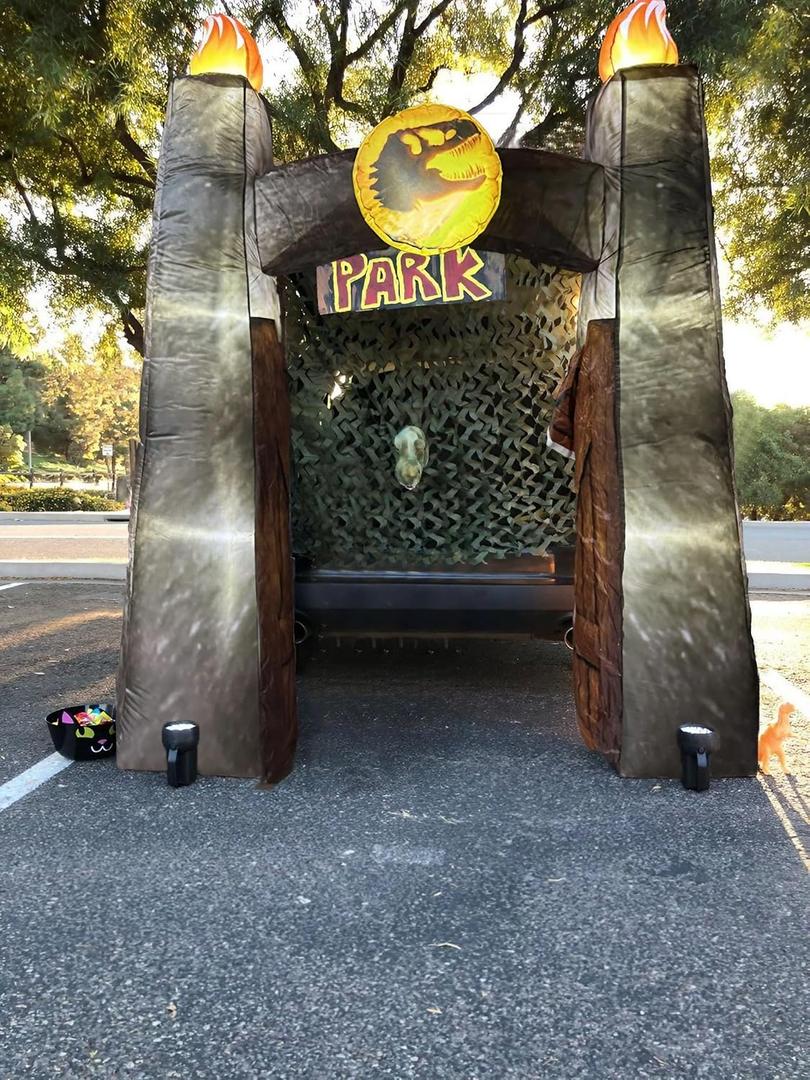 Halloween Inflatable Dinosaur Trunk or Treat Car Decorations Kit for SUV Banner，Garage Door Car Decorations Haunted House Car
