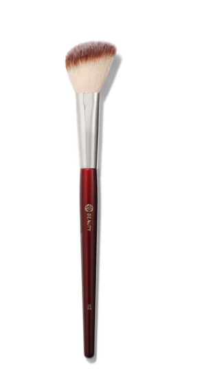 BK BEAUTY 112 SMALL ANGLED FACE BRUSH – Precise Angled Blush Brush for Soft, Natural Blend, Ideal for Blush on Smaller Faces & Highlighting
