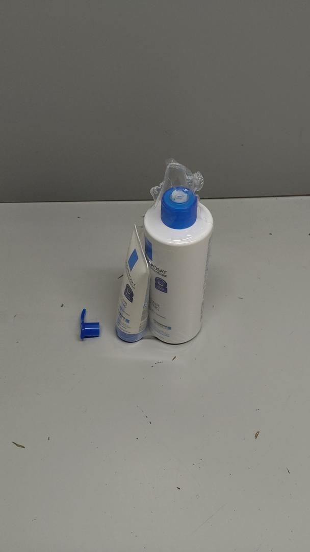 La RochePosay Lipikar Daily Repair Moisturizing Lotion Full Size & Travel Size Skin Care Set, Body Lotion for Dry Skin & Eczema, With Niacinamide & Shea Butter for All Day Hydration, Gift Set