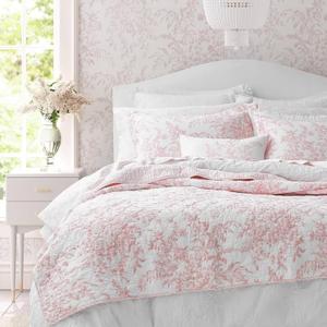 Laura Ashley - Queen Quilt Set, Soft & Reversible Cotton Floral Bedding with a Medium Weight Feel, 3 Piece Bed Set with Matching Pillowcases (Bedford Pink)