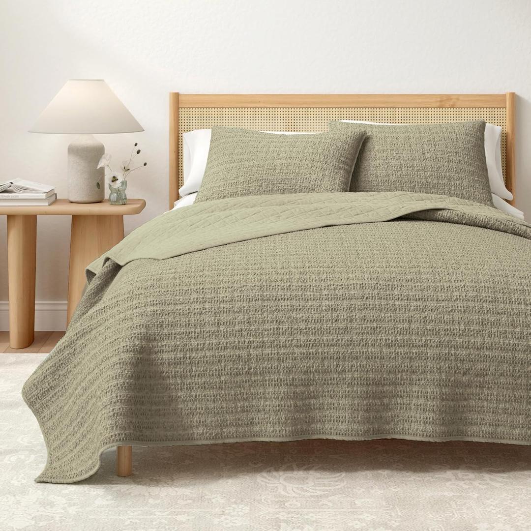 Great Bay Home Full/Queen Size Green 100% Cotton Honeycomb Waffle Quilt and Sham Set - Garment Washed, Waffle Weave Like Texture, Lightweight 3-Piece Bedding Set (Eucalyptus Green)