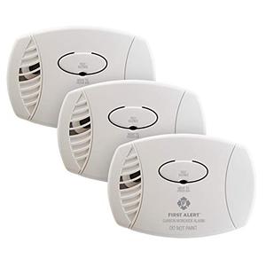 FIRST ALERT Plug-In Carbon Monoxide Detector, 3 Count (Pack of 1), CO600 , White, 6.75 x 6.9 x 9 inches