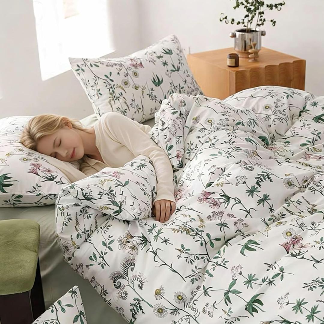 Queen Comforter Set  White Green Botanical Floral Cotton Shell Bedding, Soft & Breathable, All-Season Down-Alternative Fill, Includes 1 Comforter & 2 Pillow Shams