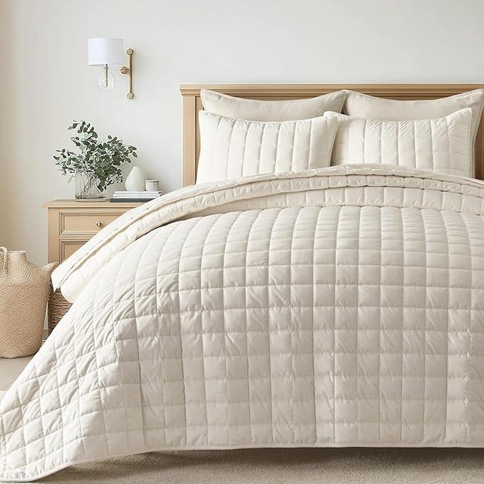 EVERGRACE Pearl Velvet Quilt Set King Size, Luxurious Soft Velvet Comforter Set, Lightweight Oversized Bedspread Coverlet, Box Stitch Quilted Bedding Sets for All Season, with 2 Shams, Ivory  108in.x96 in.