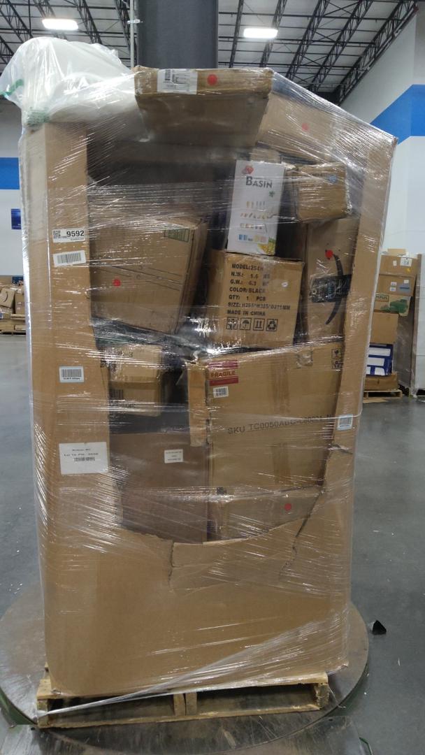 Pallet of salvage items