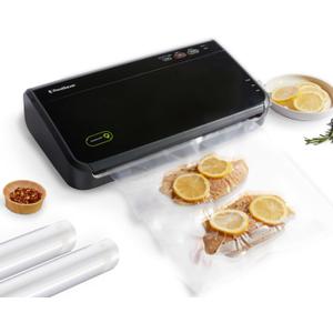 FoodSaver Vacuum Sealer Machine, Automatic Bag Detection, Sous Vide Friendly, with sealer bags, roll, handheld vacuum sealer, black
