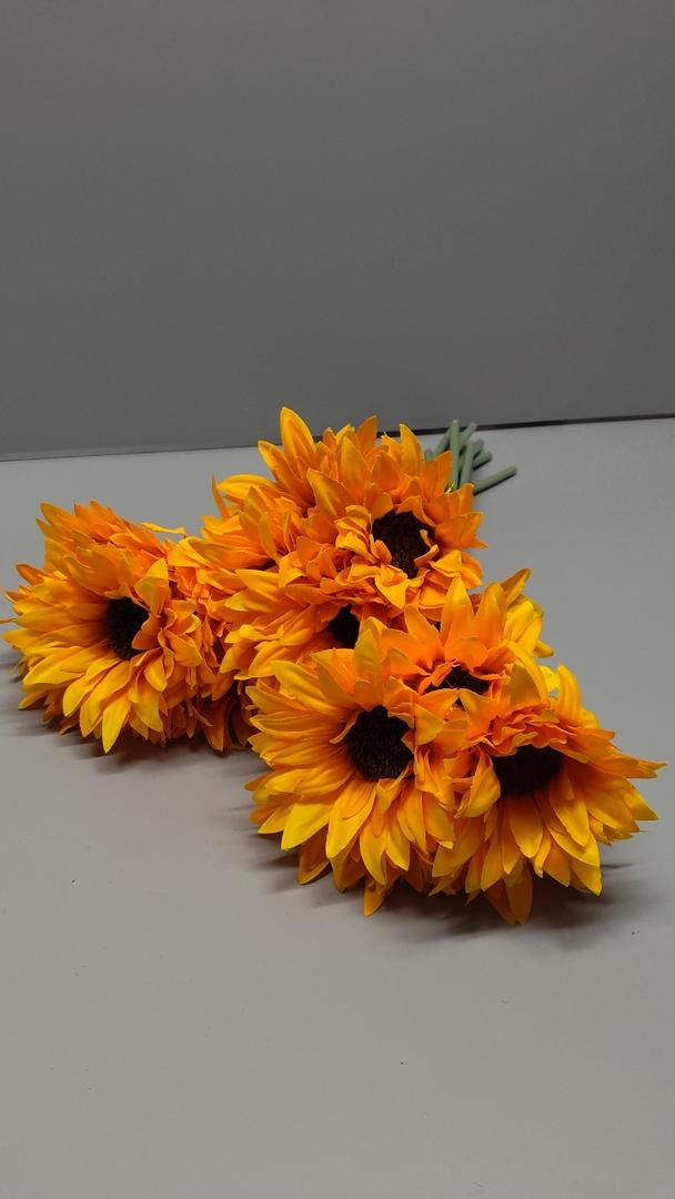 18pcs Sunflowers Artificial Flowers with Long Stems for Indoor Outdoor DIY Wedding Bouquets Baby Shower Centerpieces Floral Arrangements Party Tables Home Decor and Garden Kitchen Office Decorations
