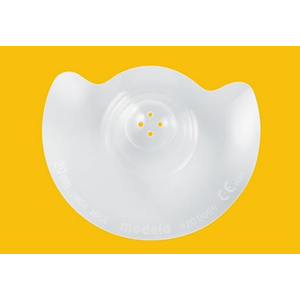 Medela Contact Nipple Shields, Small 16mm, Food Grade Silicone | for Latching Difficulties During Breastfeeding, Flat or Inverted Nipples, S