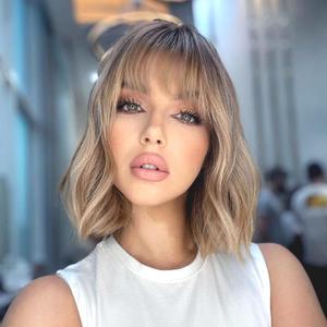 Blonde Wig with Bangs Short Wavy Wigs for Women Ombre Honey Blonde Curly Shoulder Length Bob Wig Synthetic fiber Wigs for Cosplay Daily Party Use (14 Inch)