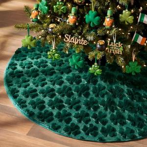 Civaner St. Patrick's Day Tree Skirt 36 Inch Green Plush Faux Fur Shamrock Tree Skirt Mat for St. Patrick's Day Holiday Party Indoor Outdoor Home Office Decorations