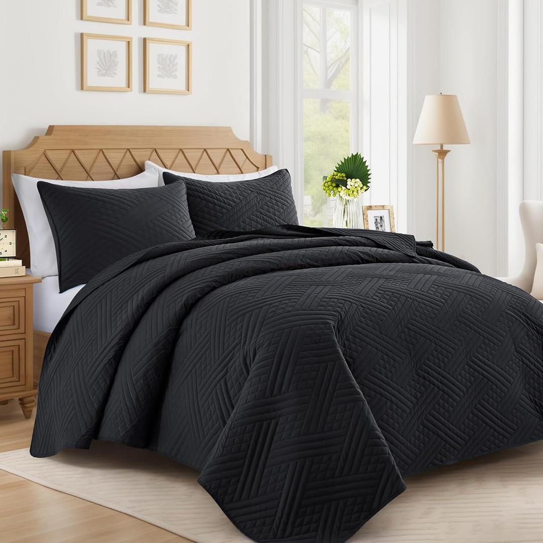 Lavsiry Black Quilt Queen Size with Striped Pattern, Lightweight Soft Summer Thin Microfiber Bedspread & Coverlet Bedding Set for All Seasons - 3 Piece(1 Quilt, 2 Pillow Shams) (Full/Queen(90"x96"))