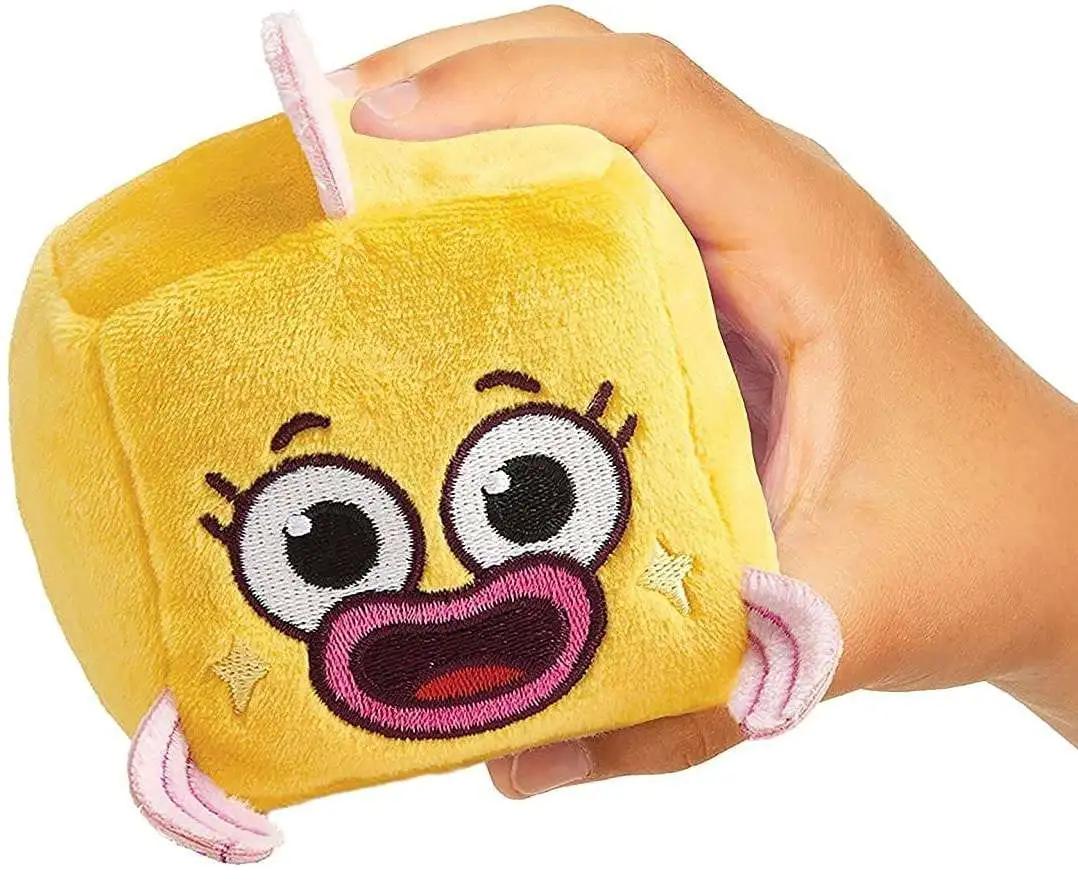 Pinkfong Baby Shark Goldie Plush Cube with Sound WowWee