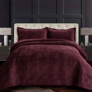 Tribeca Living Oversized Velvet Quilt Set King - Buttery Soft 260GSM Velvet Bedding for Luxurious Comfort - Double-Sided Capri Medallion Quilted Design in Rich Plum