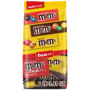 M&M'S Fun Size Assorted Chocolate Candy Variety Pack, Milk Chocolate, Peanut & Peanut Butter, Party Size Bulk Candy Bags for Halloween, Party Favors, Offices, and More, 19.41 Oz, Best By 08/2026