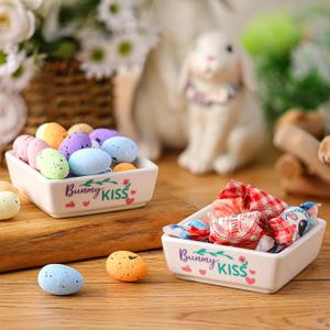Qinyoung 2 Pcs Easter Candy Bowls Ceramic Easter Bunny Candy Dish Set for Holiday Treats Bunny Kiss Square Bowls for Table Decoration Home Office Decoration