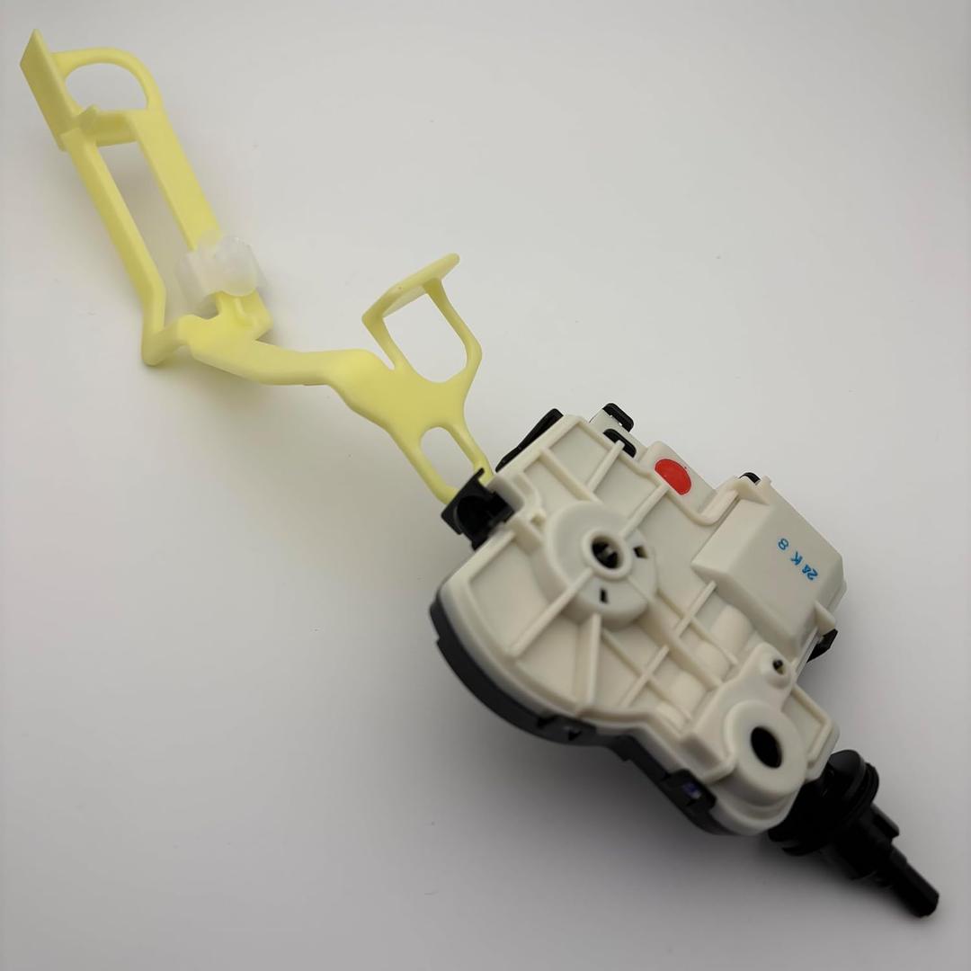 77030-07010 Fuel door lock assembly with motor, applicable to: CAMRY/HYBRID(NAP), AVALON.3-pin