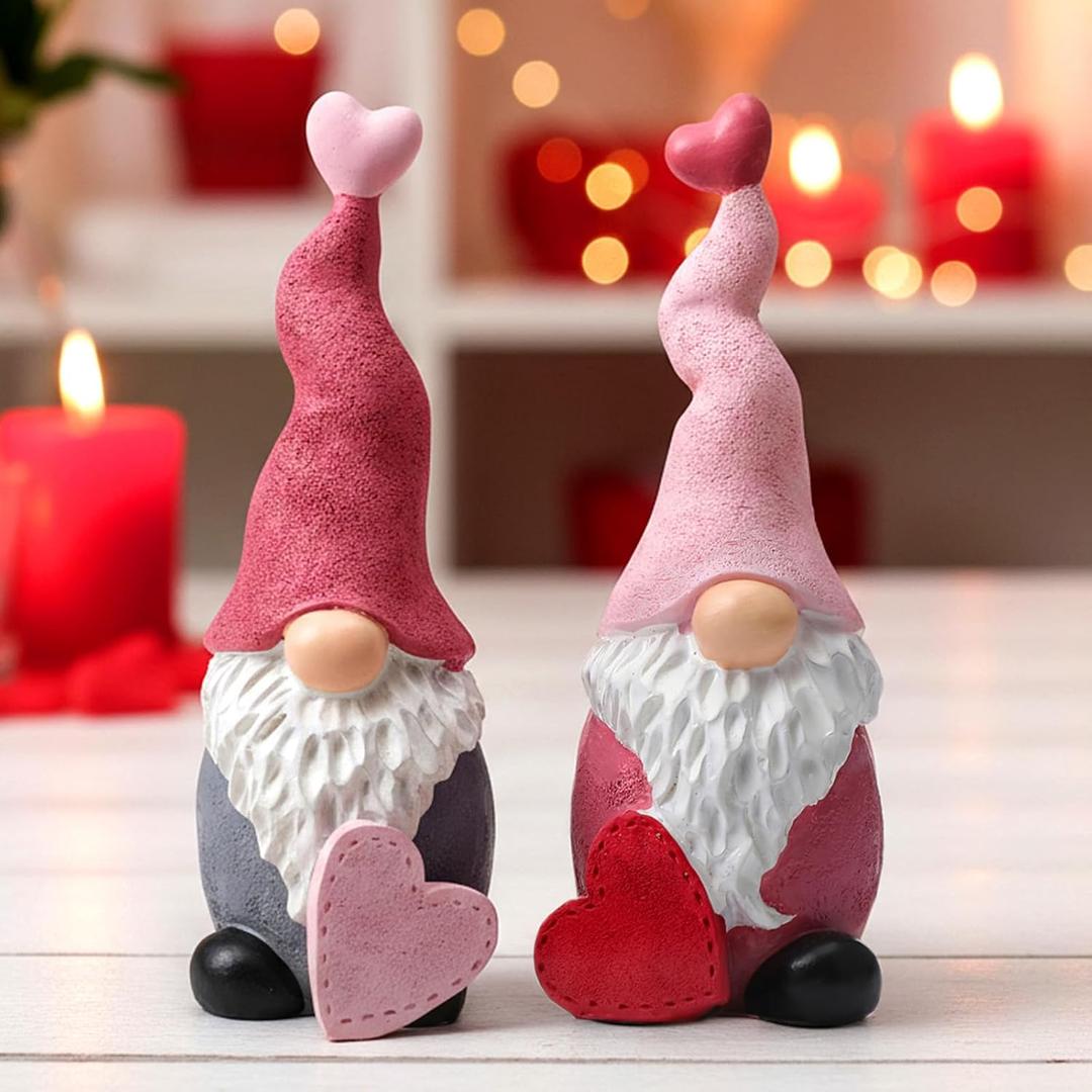 Roowest 2 Pcs Valentines's Gnome Figurines Decor Funny Proposal Cute Craft Resin Gnome with Heart Sculpture Statue for Valentine Home Office Desk Tabletop Bathroom Decoration, Ornament Gift