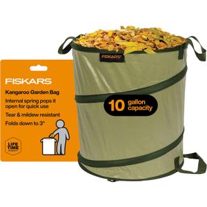 Fiskars Kangaroo Collapsible Garden Bag for Yard Waste, 10 Gallon Reusable Container for Lawn Care and Gardening