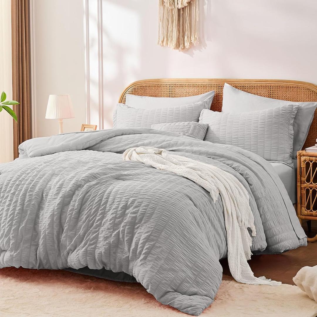 FUANNA Queen Comforter Set 7 Pieces, Luxury Seersucker Bed in a Bag Queen Size for All Seasons, Soft Bedding Set with Comforter, Flat Sheet, Fitted Sheet, Pillowcases & Shams for Bedroom,Light Grey