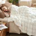 DREAMNINE Soft Faux Bubble Rabbit Fur Blanket Twin Size, Thick Cozy Decorative Warm Fuzzy Fur Blanket for Bed Couch Sofa Chair Bedroom Living Room Dorm Gift, 60 * 70 Inches, Cream White