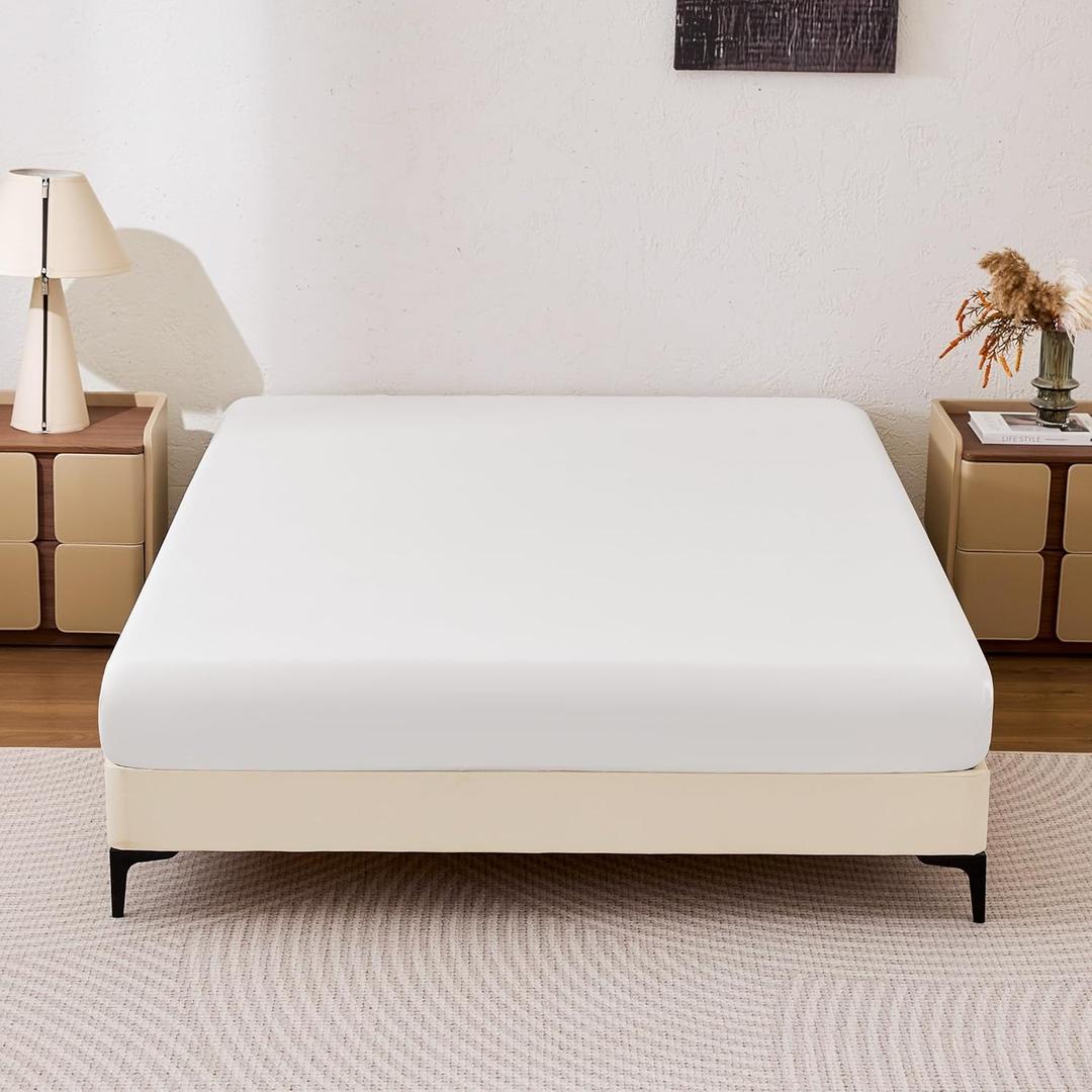 Amazon Basics Soft Fitted Sheet, Lightweight Bottom Sheet, 14-Inch Deep Pocket, Durable and Long Lasting, Easy Care, Full, White, Pack of 1