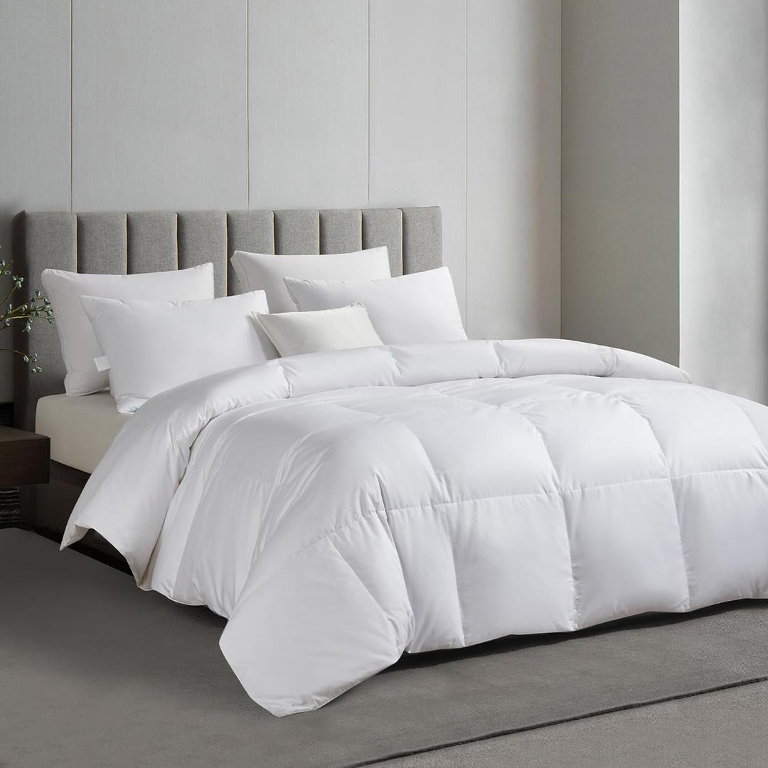 Martha Stewart Tencel Lyocell/Cotton Blend White Goose Feather and Down Fiber Comforter - Medium Weight All Season Warmth - Full/Queen Size