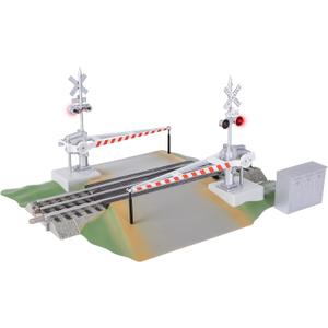 Lionel FasTrack Grade Crossing with Gates & Flashers