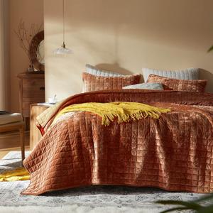 LEAONME Velvet Quilt King Size-98''x106'', Lightweight Burnt Orange Velvet Comforter Set with 2 Pillow Shams, Soft Bedspread Coverlet Quilted Bedding Set for All Season