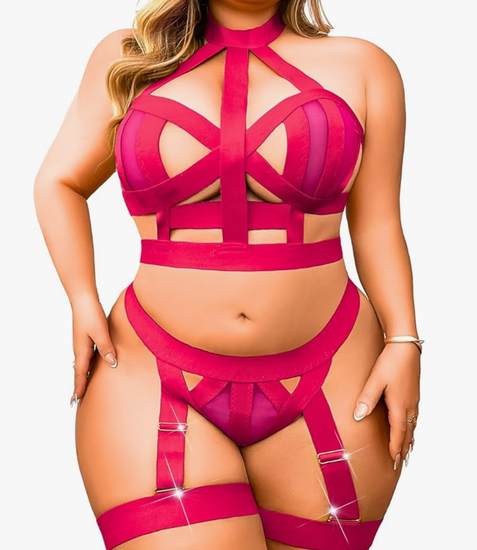 Curvy Lady's Strappy Lingerie For Women, Plus Size Exotic Garter Thong, BBW Halter Gifts For Him 3 Piece Set, Size 3XL, Red