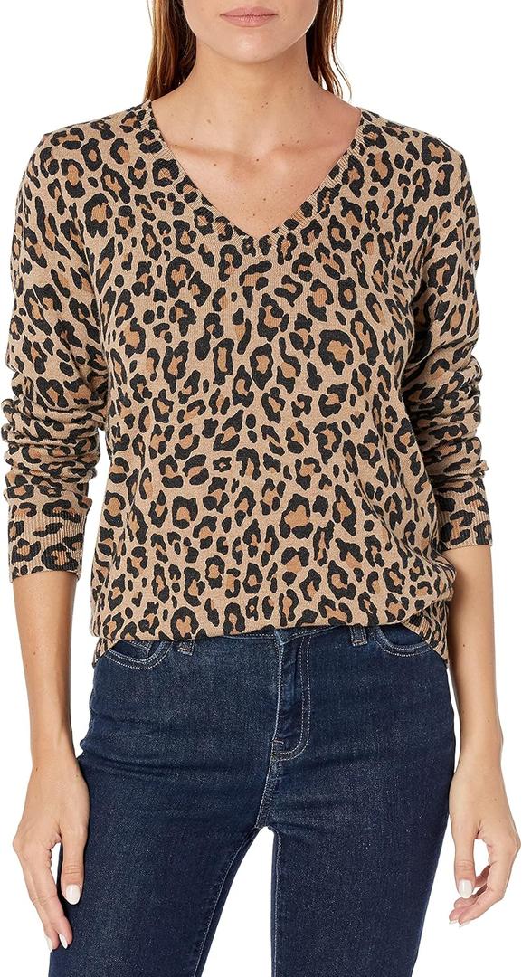 Amazon Essentials Women's Classic-Fit Lightweight Long-Sleeve V-Neck Sweater (S, Camel Leopard)
